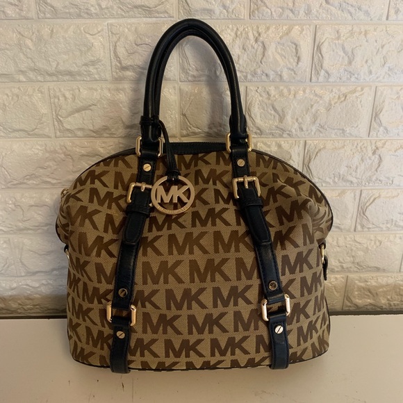 Michael Kors Handbags - Authentic MK Bedford Satchel